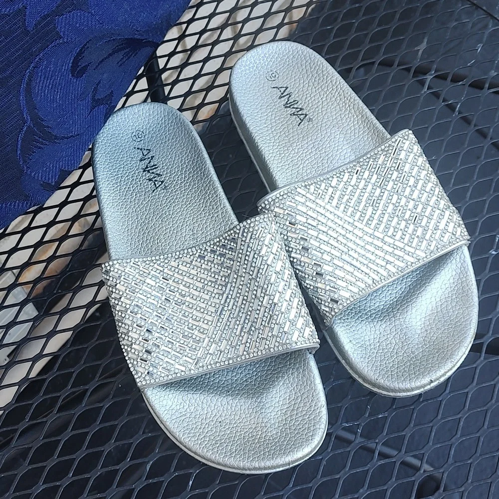 Silver Shoes - Picture 2 of 9